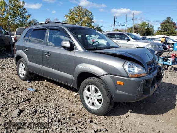 2008 Hyundai Tucson SE с VIN KM8JN12D58U853263, выставлен на аукционе Copart как лот 75324534 с пробегом 91 767 миль миль и Списание • Salvage title. История ставок и продаж доступна на DreamBid. Изображение 4.