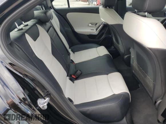 ✅ 2019 Mercedes-Benz A 220 • VIN: WDD3G4FB3KW012951 • Lot: 92906685. Wystawiony na Copart z przebiegiem 49 064 mil. Bezpłatny archiwum sprzedaży aukcyjnych z USA i szczegółowy raport historii pojazdu na DreamBid. Zdjęcie 10.