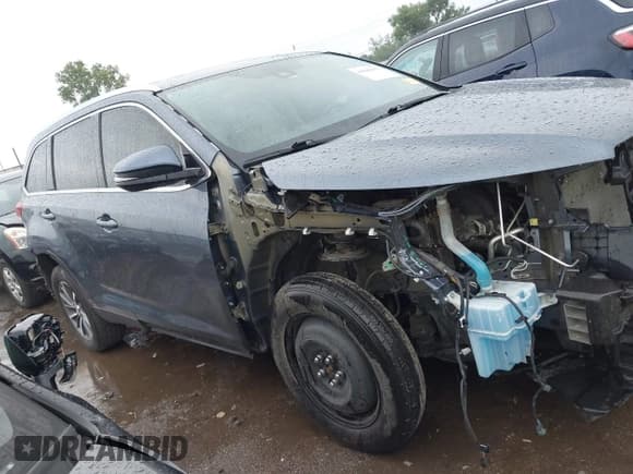 ✅ 2019 Toyota Highlander XLE • VIN: 5TDKZRFH9KS322443 • Лот: 43049455. Опубликован ранее на IAAI с пробегом 64 044 миль. Бесплатный доступ к архиву аукционных продаж из США и подробный отчёт об истории автомобиля на DreamBid. Изображение 14.