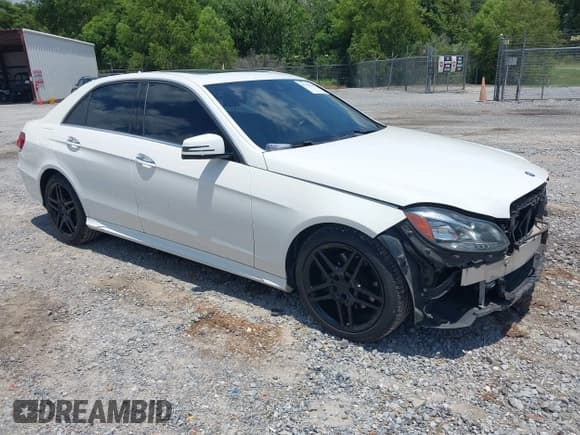 ✅ 2014 Mercedes-Benz E 350 Sport • VIN: WDDHF8JB9EB061378 • Лот: 42666365. Опубликован ранее на IAAI с пробегом 121 950 миль. Бесплатный доступ к архиву аукционных продаж из США и подробный отчёт об истории автомобиля на DreamBid. Изображение 1.