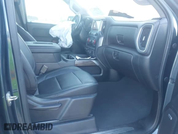 ✅ 2019 Chevrolet Silverado 1500 RST • VIN: 1GCUYEED8KZ287024 • Лот: 43585772. Опубликован ранее на IAAI с пробегом 111 677 миль. Бесплатный доступ к архиву аукционных продаж из США и подробный отчёт об истории автомобиля на DreamBid. Изображение 5.