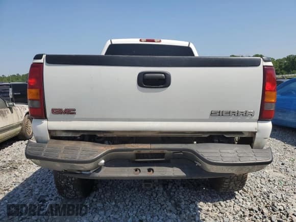 ✅ 2003 GMC Sierra 1500HD SLT • VIN: 1GTGK13U03F160555 • Lot: 53000345. Wystawiony na Copart z przebiegiem 273 919 mil. Bezpłatny archiwum sprzedaży aukcyjnych z USA i szczegółowy raport historii pojazdu na DreamBid. Zdjęcie 6.