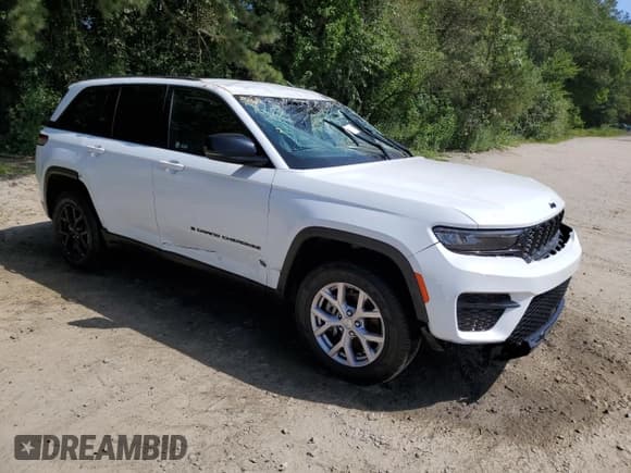 ✅ 2025 Jeep Grand Cherokee Altitude • VIN: 1C4RJHAG2S8657207 • Lot: 68435995. Wystawiony na Copart z przebiegiem 4 615 mil. Bezpłatny archiwum sprzedaży aukcyjnych z USA i szczegółowy raport historii pojazdu na DreamBid. Zdjęcie 4.