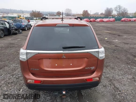 ✅ 2015 Mitsubishi Outlander GT • VIN: JA4JZ4AX9FZ007640 • Лот: 43746574. Опубликован ранее на IAAI с пробегом 145 994 миль. Бесплатный доступ к архиву аукционных продаж из США и подробный отчёт об истории автомобиля на DreamBid. Изображение 16.