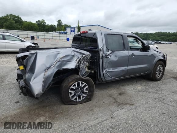 ✅ 2024 Nissan Frontier SL • VIN: 1N6ED1EJ6RN663989 • Lot: 63068665. Wystawiony na Copart z przebiegiem 21 359 mil. Bezpłatny archiwum sprzedaży aukcyjnych z USA i szczegółowy raport historii pojazdu na DreamBid. Zdjęcie 3.