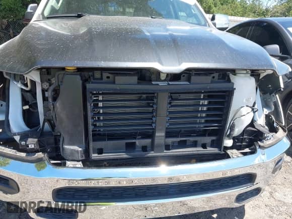 2022 Ram 1500 Laramie z VIN 1C6RREJT0NN230819, wystawiony jako IAAI lot #42696871 z przebiegiem 98 170 mil mil oraz . Historia ofert i sprzedaży dostępna na DreamBid. Obrazek 18.