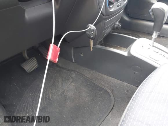 ✅ 2007 Chevrolet Aveo LS • VIN: KL1TD66647B748899 • Lot: 41126412. Wystawiony na IAAI z przebiegiem 124 187 mil. Bezpłatny archiwum sprzedaży aukcyjnych z USA i szczegółowy raport historii pojazdu na DreamBid. Zdjęcie 11.