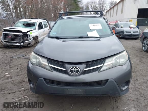 ✅ 2015 Toyota RAV4 LE • VIN: 2T3BFREV5FW385351 • Lot: 42018128. Listed on IAAI with 176,818 mi. Free auction sales archive from the USA and detailed vehicle history report at DreamBid. Image 6.