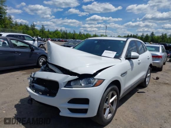 ✅ 2018 Jaguar F-Pace 30t Premium • VIN: SADCJ2GX0JA294413 • Lot: 42299572. Listed on IAAI with 143,615 mi. Free auction sales archive from the USA and detailed vehicle history report at DreamBid. Image 17.