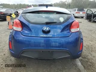 ✅ 2017 Hyundai Veloster • VIN: KMHTC6AD0HU310352 • Lot: 73225794. Wystawiony na Copart z przebiegiem 88 999 mil. Bezpłatny archiwum sprzedaży aukcyjnych z USA i szczegółowy raport historii pojazdu na DreamBid. Zdjęcie 6.