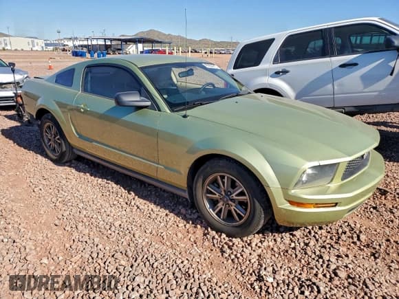 ✅ 2005 Ford Mustang Deluxe • VIN: 1ZVFT80N955166245 • Lot: 95994815. Listed on Copart with 155,056 mi. Free auction sales archive from the USA and detailed vehicle history report at DreamBid. Image 4.