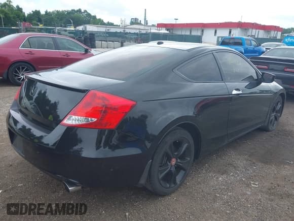 ✅ 2011 Honda Accord EX-L • VIN: 1HGCS2B88BA007038 • Лот: 42664337. Опубликован ранее на IAAI с пробегом 209 368 миль. Бесплатный доступ к архиву аукционных продаж из США и подробный отчёт об истории автомобиля на DreamBid. Изображение 4.