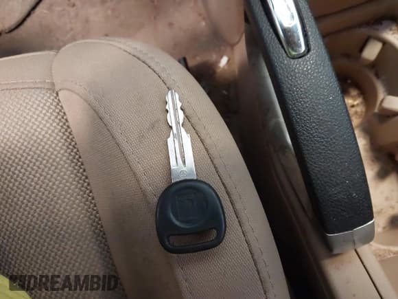 ✅ 2008 Saturn VUE XE • VIN: 3GSDL43NX8S663656 • Lot: 42701294. Wystawiony na IAAI z przebiegiem 187 817 mil. Bezpłatny archiwum sprzedaży aukcyjnych z USA i szczegółowy raport historii pojazdu na DreamBid. Zdjęcie 11.