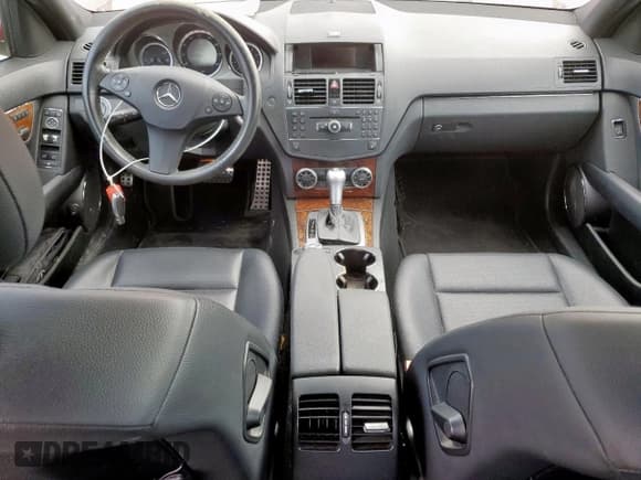 ✅ 2009 Mercedes-Benz C 300 Sport • VIN: WDDGF54X59F244468 • Lot: 93332245. Wystawiony na Copart z przebiegiem 237 435 mil. Bezpłatny archiwum sprzedaży aukcyjnych z USA i szczegółowy raport historii pojazdu na DreamBid. Zdjęcie 8.