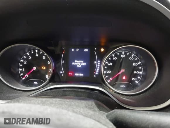 ✅ 2020 Jeep Compass Latitude • VIN: 3C4NJDBB9LT192597 • Lot: 43445567. Wystawiony na IAAI z przebiegiem 19 918 mil. Bezpłatny archiwum sprzedaży aukcyjnych z USA i szczegółowy raport historii pojazdu na DreamBid. Zdjęcie 7.