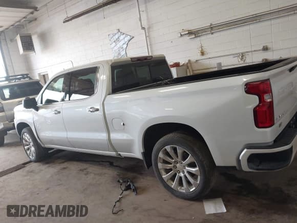 ✅ 2021 Chevrolet Silverado 1500 High Country • VIN: 1GCUYHET0MZ353142 • Lot: 42291019. Wystawiony na IAAI z przebiegiem 20 765 mil. Bezpłatny archiwum sprzedaży aukcyjnych z USA i szczegółowy raport historii pojazdu na DreamBid. Zdjęcie 13.