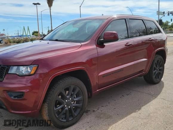 2018 Jeep Grand Cherokee Altitude z VIN 1C4RJFAG6JC360361, wystawiony jako Copart lot #90756185 z przebiegiem 69 472 mil mil oraz Czysty tytuł • Clean title. Historia ofert i sprzedaży dostępna na DreamBid. Obrazek 2.