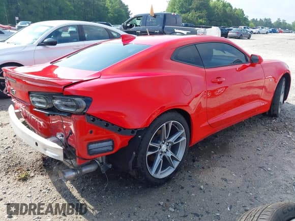 ✅ 2019 Chevrolet Camaro 2LT • VIN: 1G1FD1RSXK0121980 • Lot: 42269804. Wystawiony na IAAI z przebiegiem 64 631 mil. Bezpłatny archiwum sprzedaży aukcyjnych z USA i szczegółowy raport historii pojazdu na DreamBid. Zdjęcie 4.
