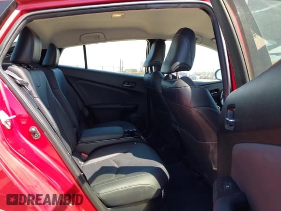 ✅ 2017 Toyota Prius Plus • VIN: JTDKARFP4H3053129 • Lot: 42151955. Wystawiony na IAAI z przebiegiem 98 771 mil. Bezpłatny archiwum sprzedaży aukcyjnych z USA i szczegółowy raport historii pojazdu na DreamBid. Zdjęcie 8.