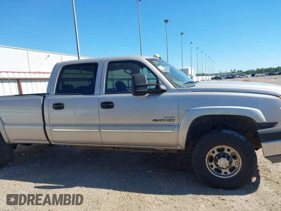 ✅ 2006 Chevrolet Silverado 2500HD LT3 • VIN: 1GCHK23D36F158054 • Лот: 43542847. Опубликован ранее на IAAI с пробегом 323 376 миль. Бесплатный доступ к архиву аукционных продаж из США и подробный отчёт об истории автомобиля на DreamBid. Изображение 13.