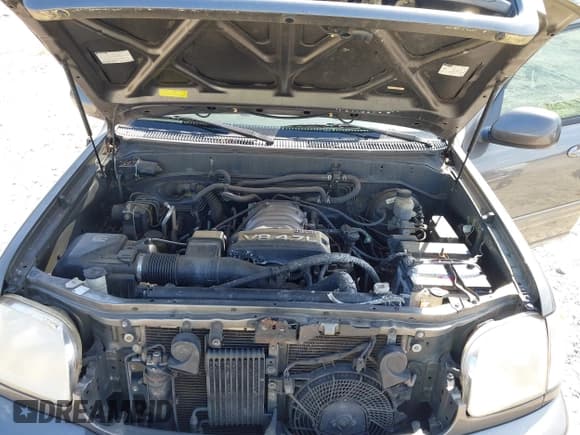 ✅ 2004 Toyota Sequoia Limited • VIN: 5TDZT38A84S217585 • Lot: 42323487. Wystawiony na IAAI z przebiegiem 319 513 mil. Bezpłatny archiwum sprzedaży aukcyjnych z USA i szczegółowy raport historii pojazdu na DreamBid. Zdjęcie 10.