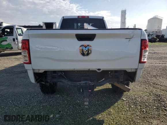 ✅ 2021 Ram 3500 Tradesman • VIN: 3C63R3GJ1MG688022 • Lot: 82267655. Wystawiony na Copart z przebiegiem 66 196 mil. Bezpłatny archiwum sprzedaży aukcyjnych z USA i szczegółowy raport historii pojazdu na DreamBid. Zdjęcie 6.