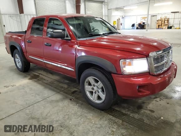 ✅ 2008 Dodge Dakota Laramie • VIN: 1D7HW58N98S599551 • Lot: 85739785. Wystawiony na Copart z przebiegiem 84 020 mil. Bezpłatny archiwum sprzedaży aukcyjnych z USA i szczegółowy raport historii pojazdu na DreamBid. Zdjęcie 4.