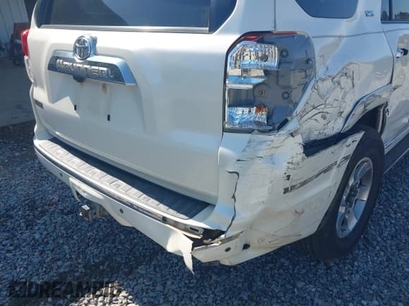 ✅ 2012 Toyota 4Runner SR5 • VIN: JTEZU5JR8C5041520 • Lot: 41974132. Listed on IAAI with 202,050 mi. Free auction sales archive from the USA and detailed vehicle history report at DreamBid. Image 17.