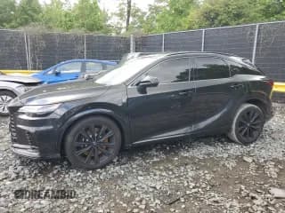 ✅ 2024 Lexus RX 500h F Sport Performance • VIN: 2T2BCMEA9RC011473 • Лот: 56774545. Опубликован ранее на Copart с пробегом 21 558 миль. Бесплатный доступ к архиву аукционных продаж из США и подробный отчёт об истории автомобиля на DreamBid. Изображение 1.