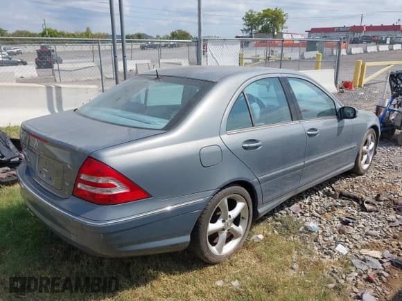 ✅ 2006 Mercedes-Benz C 230 Sport • VIN: WDBRF52H66F730537 • Lot: 43113685. Wystawiony na IAAI z przebiegiem 165 474 mil. Bezpłatny archiwum sprzedaży aukcyjnych z USA i szczegółowy raport historii pojazdu na DreamBid. Zdjęcie 4.