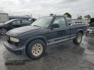 ✅ 2001 Chevrolet S-10 • VIN: 1GCCS145718246145 • Лот: 82129225. Опубликован ранее на Copart с пробегом 190 547 миль. Бесплатный доступ к архиву аукционных продаж из США и подробный отчёт об истории автомобиля на DreamBid. Изображение 1.
