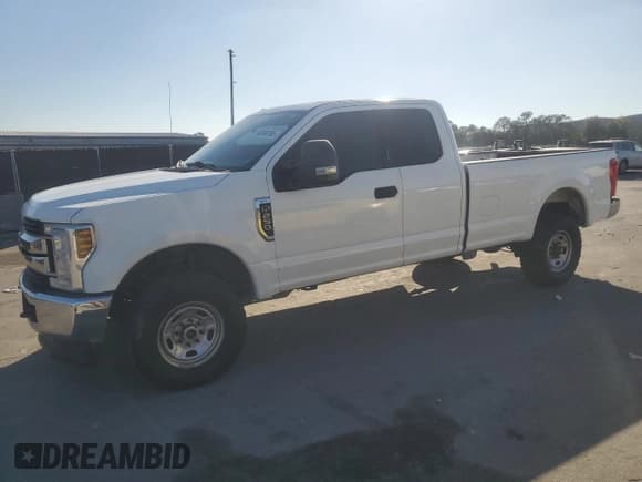 ✅ 2019 Ford F-250 XL • VIN: 1FT7X2B60KEE91411 • Лот: 93398765. Опубликован ранее на Copart с пробегом 193 117 миль. Бесплатный доступ к архиву аукционных продаж из США и подробный отчёт об истории автомобиля на DreamBid. Изображение 1.