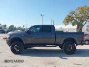 ✅ 2022 Ram 2500 Lone Star • VIN: 3C6UR5DL4NG197922 • Lot: 41714194. Wystawiony na IAAI z przebiegiem 13 857 mil. Bezpłatny archiwum sprzedaży aukcyjnych z USA i szczegółowy raport historii pojazdu na DreamBid. Zdjęcie 14.