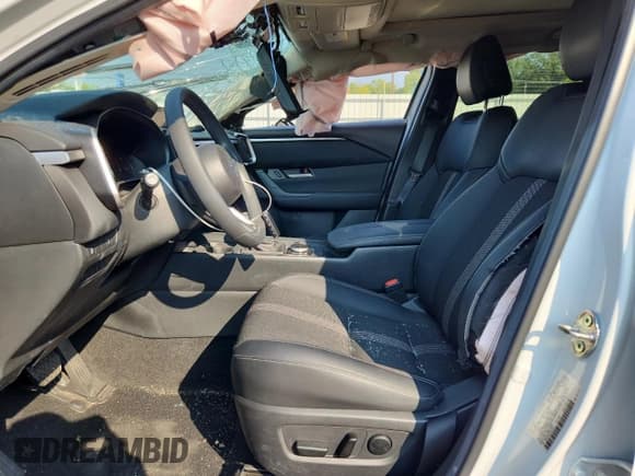 ✅ 2024 Mazda CX-50 S Premium • VIN: 7MMVABDM7RN185949 • Лот: 81394375. Опубликован ранее на Copart с пробегом 19 655 миль. Бесплатный доступ к архиву аукционных продаж из США и подробный отчёт об истории автомобиля на DreamBid. Изображение 7.