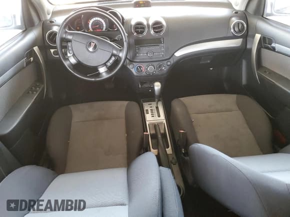 ✅ 2009 Pontiac G3 • VIN: KL2TD66E69B633341 • Lot: 62137225. Wystawiony na Copart z przebiegiem 104 379 mil. Bezpłatny archiwum sprzedaży aukcyjnych z USA i szczegółowy raport historii pojazdu na DreamBid. Zdjęcie 8.