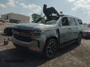 ✅ 2022 Chevrolet Suburban • VIN: 1GNSCEKT2NR124124 • Lot: 42671471. Wystawiony na IAAI z przebiegiem Nie podano. Bezpłatny archiwum sprzedaży aukcyjnych z USA i szczegółowy raport historii pojazdu na DreamBid. Zdjęcie 2.