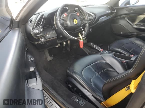 ✅ 2017 Ferrari 488 • VIN: ZFF80AMA3H0221410 • Лот: 89139215. Опубликован ранее на Copart с пробегом 21 579 миль. Бесплатный доступ к архиву аукционных продаж из США и подробный отчёт об истории автомобиля на DreamBid. Изображение 8.