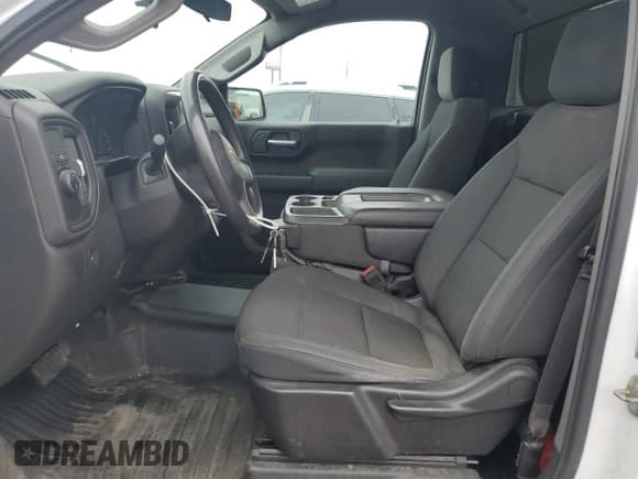 ✅ 2019 Chevrolet Silverado 1500 Work Truck • VIN: 3GCNWAEH4KG164326 • Lot: 82067145. Wystawiony na Copart z przebiegiem 67 496 mil. Bezpłatny archiwum sprzedaży aukcyjnych z USA i szczegółowy raport historii pojazdu na DreamBid. Zdjęcie 7.