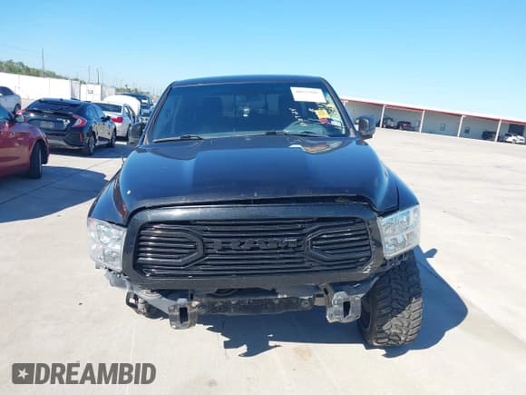 ✅ 2019 Ram 1500 SLT • VIN: 1C6RR6TT0KS572044 • Лот: 40825845. Опубликован ранее на IAAI с пробегом 122 693 миль. Бесплатный доступ к архиву аукционных продаж из США и подробный отчёт об истории автомобиля на DreamBid. Изображение 12.