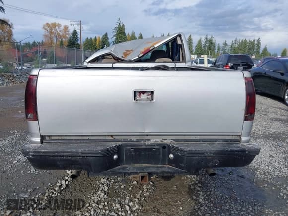 ✅ 1997 Chevrolet Silverado 1500 • VIN: 2GCEK19R5V1211794 • Lot: 43594101. Wystawiony na IAAI z przebiegiem 228 738 mil. Bezpłatny archiwum sprzedaży aukcyjnych z USA i szczegółowy raport historii pojazdu na DreamBid. Zdjęcie 17.