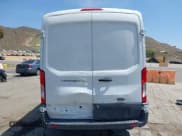 ✅ 2017 Ford Transit Cargo • VIN: 1FTYE1CM9HKB50925 • Lot: 42095471. Wystawiony na IAAI z przebiegiem 152 583 mil. Bezpłatny archiwum sprzedaży aukcyjnych z USA i szczegółowy raport historii pojazdu na DreamBid. Zdjęcie 16.