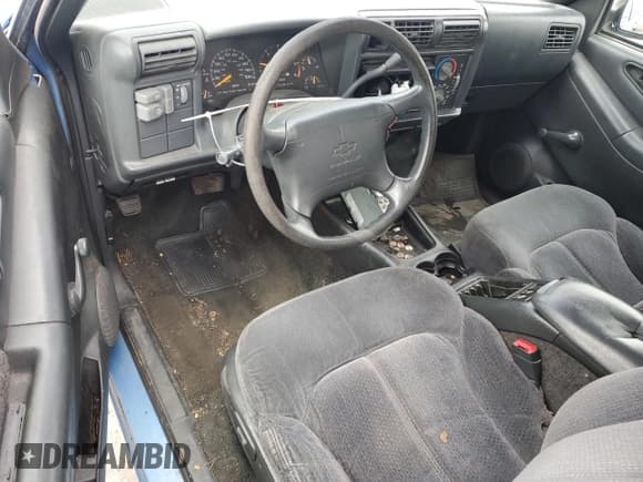 ✅ 1996 Chevrolet S-10 LS • VIN: 1GCCS19X5T8216266 • Лот: 51624595. Опубликован ранее на Copart с пробегом 185 714 миль. Бесплатный доступ к архиву аукционных продаж из США и подробный отчёт об истории автомобиля на DreamBid. Изображение 8.