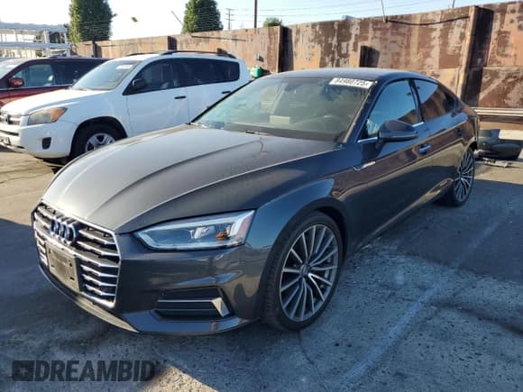 ✅ 2019 Audi A5 Sportback Premium Plus • VIN: WAUBNCF58KA071228 • Лот: 84980725. Опубликован ранее на Copart с пробегом 62 541 миль. Бесплатный доступ к архиву аукционных продаж из США и подробный отчёт об истории автомобиля на DreamBid. Изображение 1.