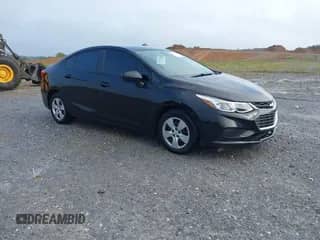 2018 Chevrolet Cruze LS z VIN 1G1BC5SM5J7158901, wystawiony jako IAAI lot #43031111 z przebiegiem 110 072 mil mil oraz . Historia ofert i sprzedaży dostępna na DreamBid. Obrazek 1.