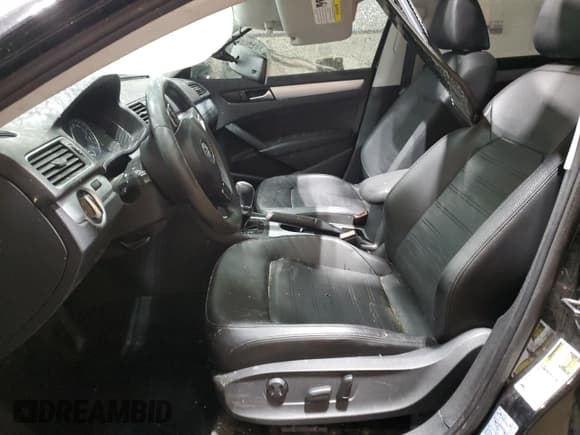 ✅ 2013 Volkswagen Passat SE • VIN: 1VWBM7A30DC004601 • Лот: 58401825. Опубликован ранее на Copart с пробегом Не указан. Бесплатный доступ к архиву аукционных продаж из США и подробный отчёт об истории автомобиля на DreamBid. Изображение 7.