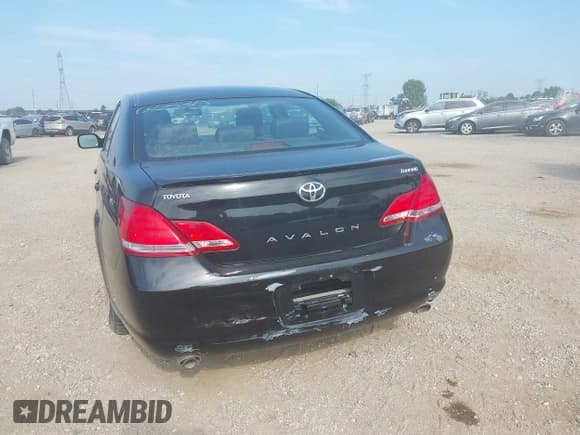 ✅ 2007 Toyota Avalon XL • VIN: 4T1BK36B57U196741 • Лот: 39262830. Опубликован ранее на IAAI с пробегом 181 033 миль. Бесплатный доступ к архиву аукционных продаж из США и подробный отчёт об истории автомобиля на DreamBid. Изображение 16.