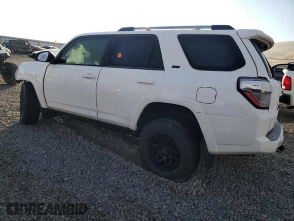 ✅ 2023 Toyota 4Runner SR5 Premium • VIN: JTENU5JR9P6133301 • Lot: 82435444. Wystawiony na Copart z przebiegiem Nie podano. Bezpłatny archiwum sprzedaży aukcyjnych z USA i szczegółowy raport historii pojazdu na DreamBid. Zdjęcie 2.