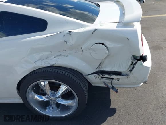 ✅ 2005 Ford Mustang GT Deluxe • VIN: 1ZVHT82H255233669 • Лот: 43479285. Опубликован ранее на IAAI с пробегом 245 239 миль. Бесплатный доступ к архиву аукционных продаж из США и подробный отчёт об истории автомобиля на DreamBid. Изображение 6.