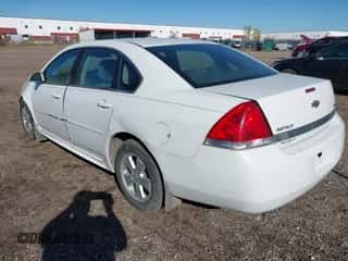 2010 Chevrolet Impala LS z VIN 2G1WA5EKXA1163767, wystawiony jako IAAI lot #43438020 z przebiegiem 194 930 mil mil oraz . Historia ofert i sprzedaży dostępna na DreamBid. Obrazek 3.