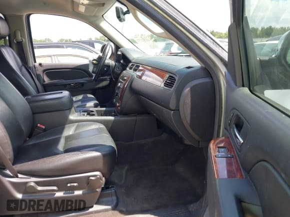 ✅ 2014 Chevrolet Tahoe LT • VIN: 1GNSCBE04ER147792 • Lot: 42781257. Listed on IAAI with 136,462 mi. Free auction sales archive from the USA and detailed vehicle history report at DreamBid. Image 5.